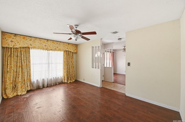 4835 BINZ ENGLEMAN RD, Kirby, TX 78219