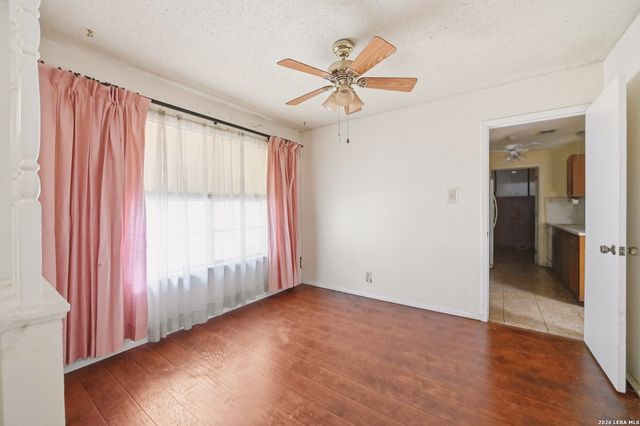 4835 BINZ ENGLEMAN RD, Kirby, TX 78219