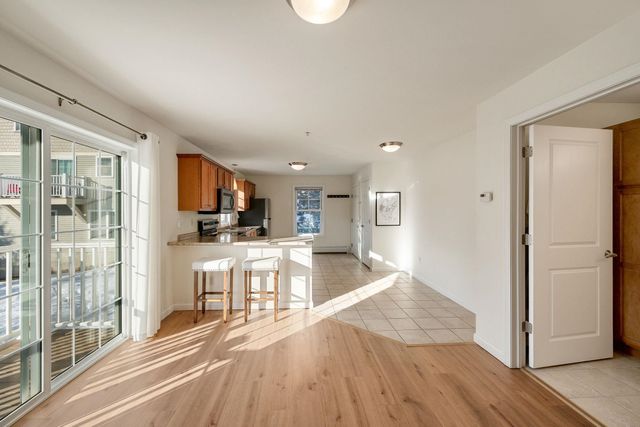 107 John Fay Rd Apt 204, South Burlington, VT 05403