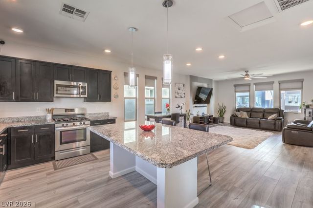 8086 Misty Canyon Avenue, Las Vegas, NV 89113