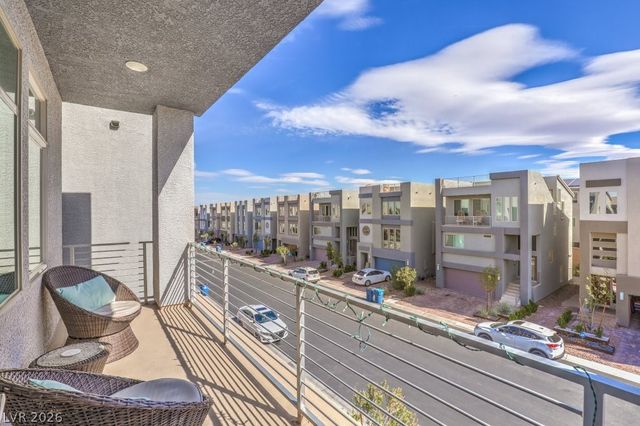 8086 Misty Canyon Avenue, Las Vegas, NV 89113