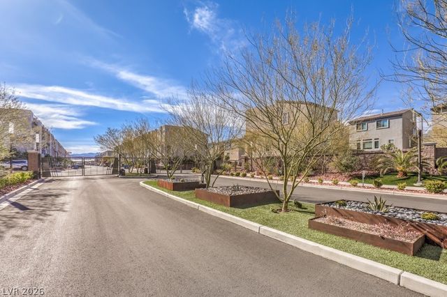 8086 Misty Canyon Avenue, Las Vegas, NV 89113