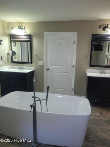 128 Lehigh Road, Wilmington, NC 28412