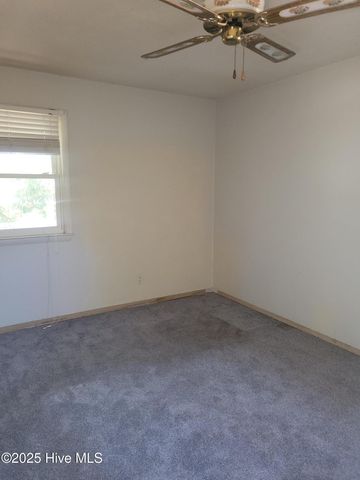 128 Lehigh Road, Wilmington, NC 28412