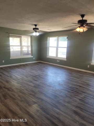 128 Lehigh Road, Wilmington, NC 28412