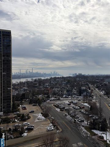 300 Winston Drive 1521, Cliffside Park, NJ 07010