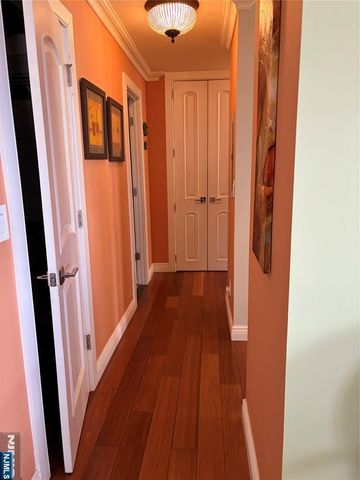 300 Winston Drive 1521, Cliffside Park, NJ 07010