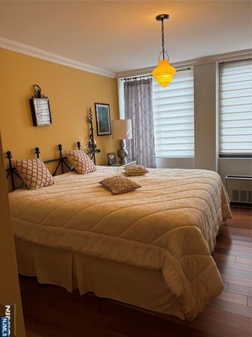 300 Winston Drive 1521, Cliffside Park, NJ 07010
