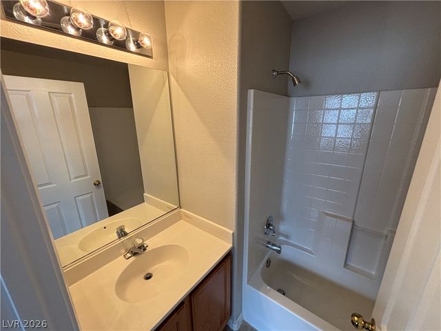 8409 Tiger Woods Avenue, Las Vegas, NV 89128