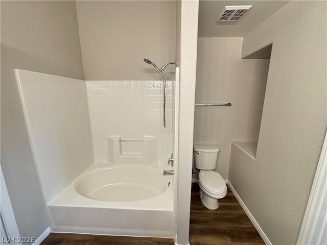 8409 Tiger Woods Avenue, Las Vegas, NV 89128