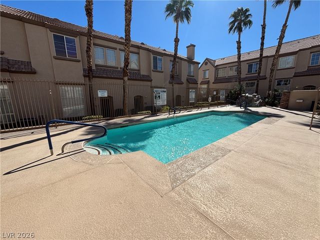 8409 Tiger Woods Avenue, Las Vegas, NV 89128