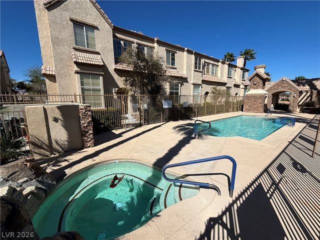 8409 Tiger Woods Avenue, Las Vegas, NV 89128