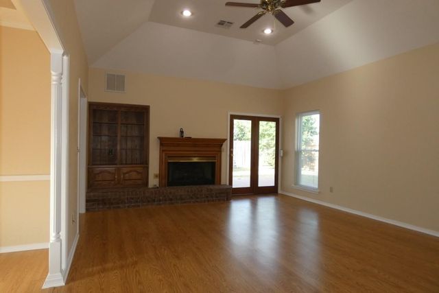 2303 NW Crosby Park, Lawton, OK 73505