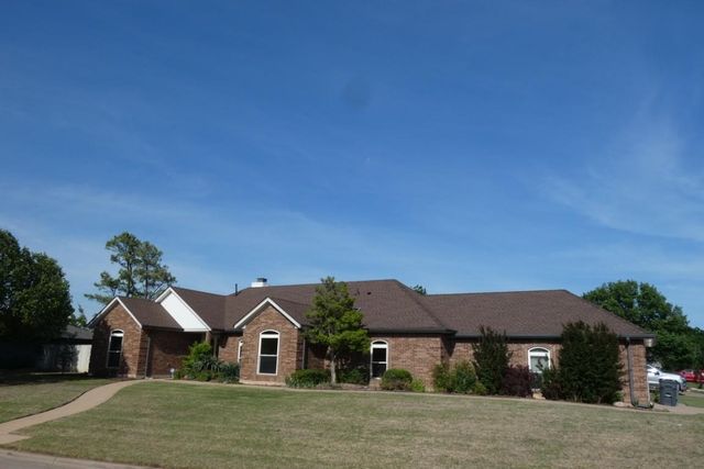 2303 NW Crosby Park, Lawton, OK 73505