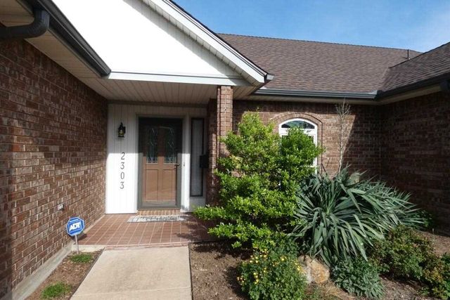 2303 NW Crosby Park, Lawton, OK 73505