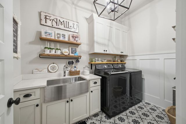 1037 Firestone Dr, Franklin, TN 37067