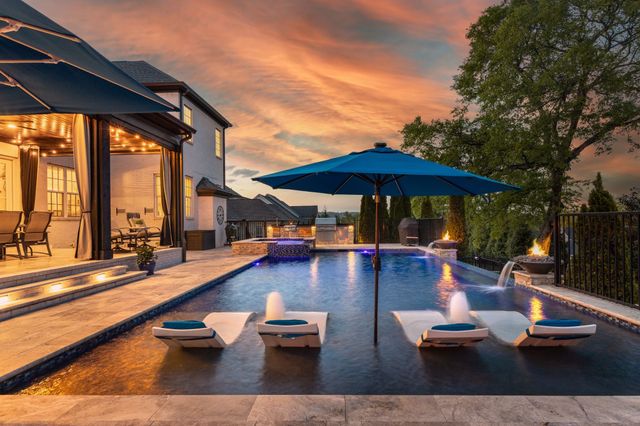 1037 Firestone Dr, Franklin, TN 37067