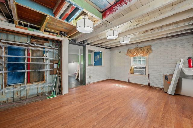 2 Border Rd, Natick, MA 01760