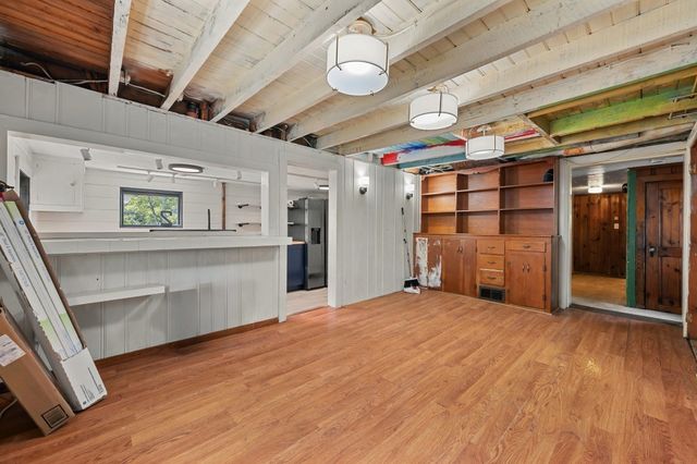2 Border Rd, Natick, MA 01760
