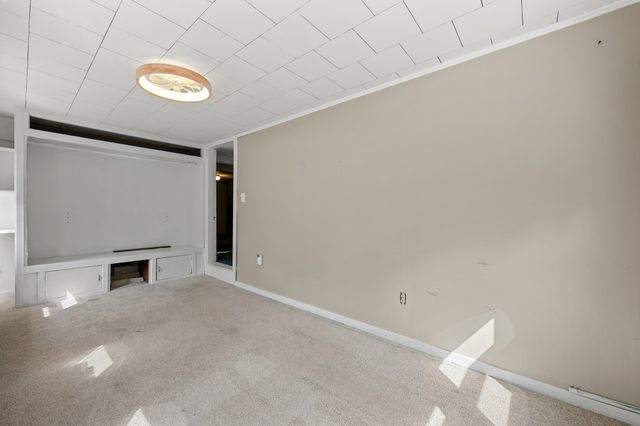 2 Border Rd, Natick, MA 01760