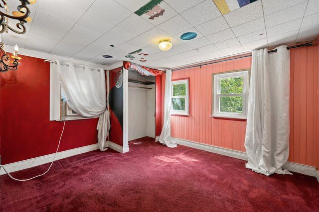 2 Border Rd, Natick, MA 01760