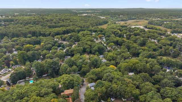 2 Border Rd, Natick, MA 01760