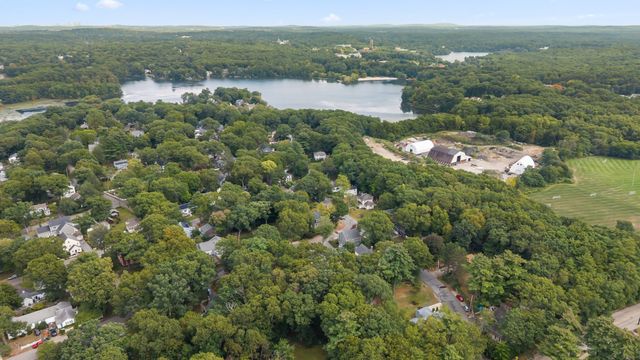 2 Border Rd, Natick, MA 01760