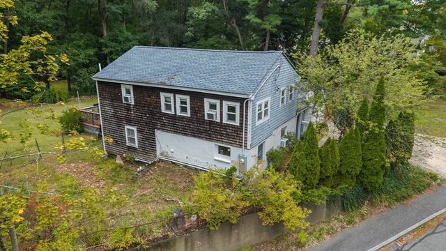 2 Border Rd, Natick, MA 01760