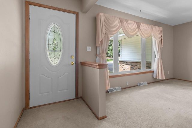 N7694 Rendell DRIVE, Elkhorn, WI 53121