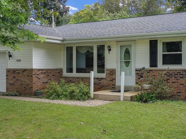N7694 Rendell DRIVE, Elkhorn, WI 53121