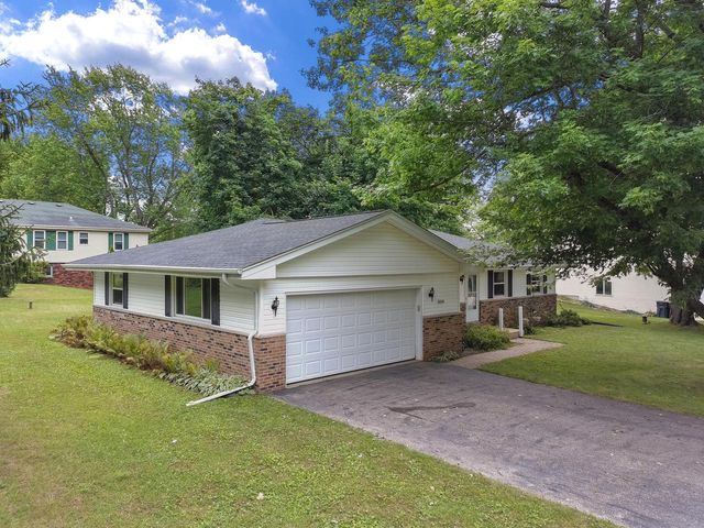 N7694 Rendell DRIVE, Elkhorn, WI 53121
