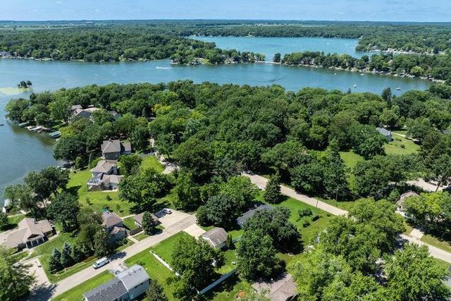 N7694 Rendell DRIVE, Elkhorn, WI 53121