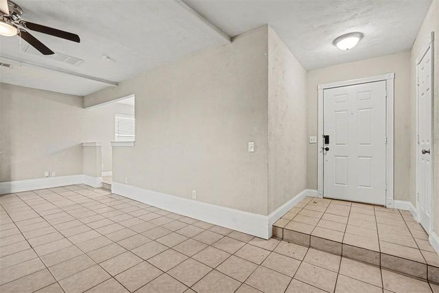 1104 NE 5th Street, Moore, OK 73160