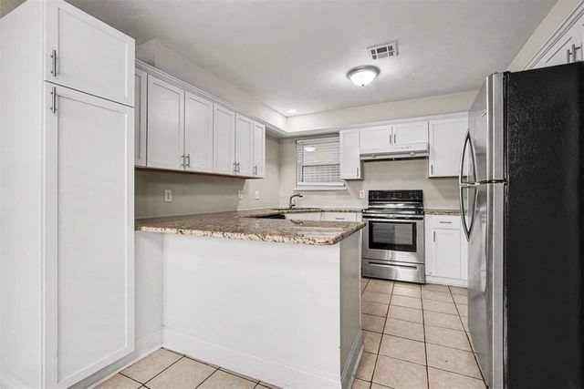 1104 NE 5th Street, Moore, OK 73160