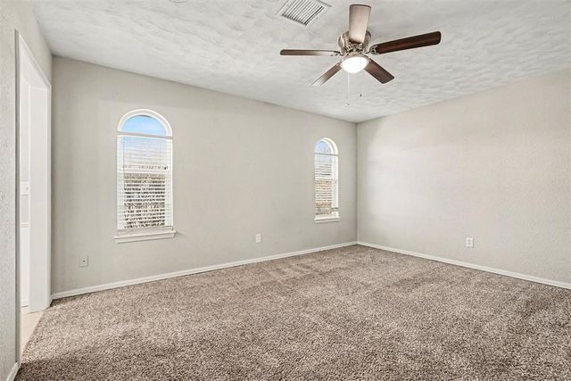 1104 NE 5th Street, Moore, OK 73160