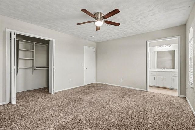 1104 NE 5th Street, Moore, OK 73160