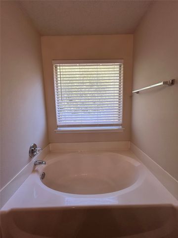 7917 Rattlers Court, Arlington, TX 76002