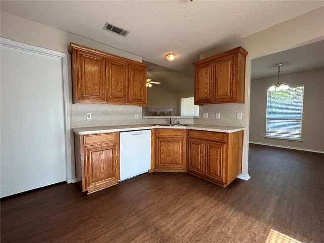 7917 Rattlers Court, Arlington, TX 76002
