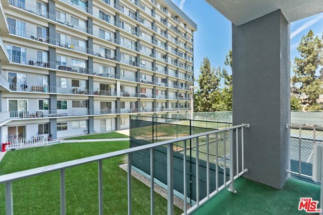100 S Doheny Drive 313, Los Angeles, CA 90048