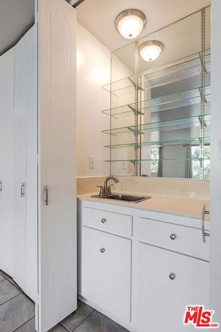 100 S Doheny Drive 313, Los Angeles, CA 90048