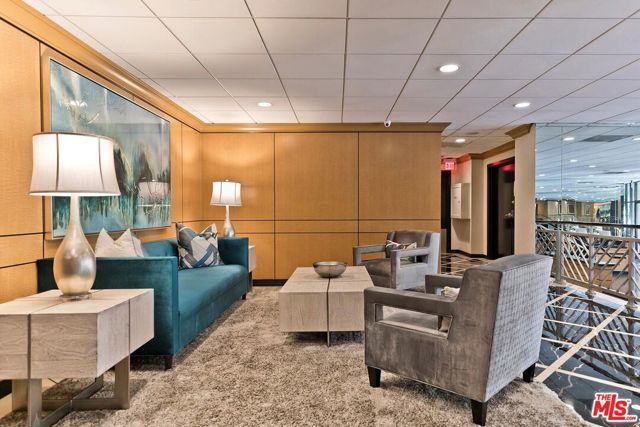 100 S Doheny Drive 313, Los Angeles, CA 90048