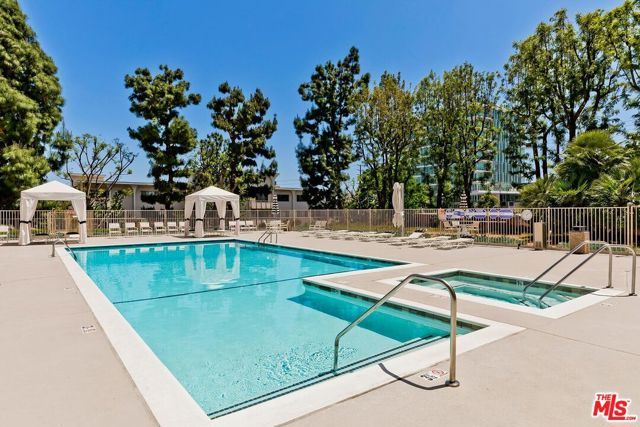 100 S Doheny Drive 313, Los Angeles, CA 90048