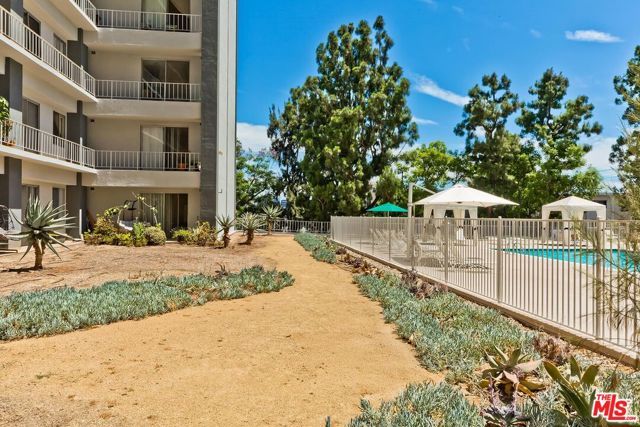 100 S Doheny Drive 313, Los Angeles, CA 90048