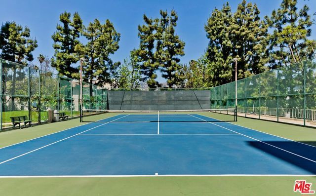 100 S Doheny Drive 313, Los Angeles, CA 90048