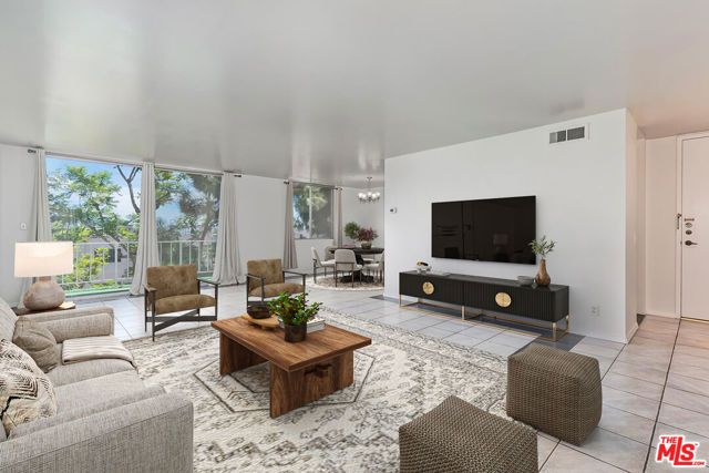 100 S Doheny Drive 313, Los Angeles, CA 90048