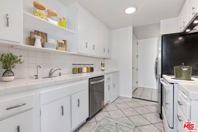 100 S Doheny Drive 313, Los Angeles, CA 90048