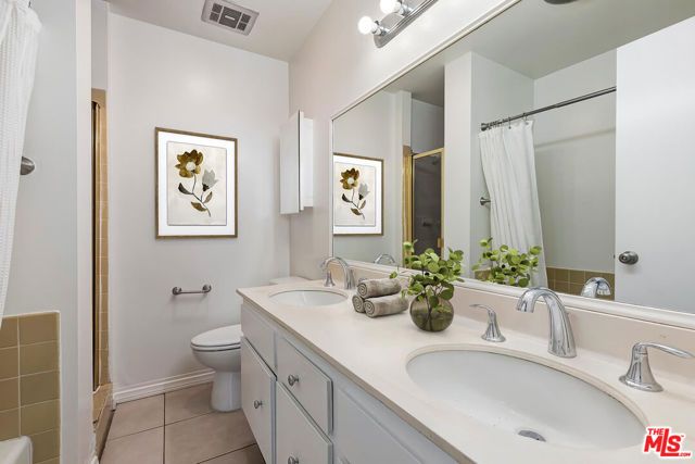 100 S Doheny Drive 313, Los Angeles, CA 90048