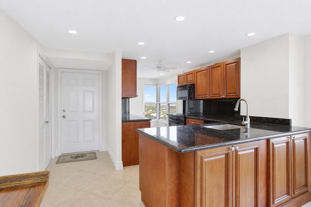 1021 Hillsboro Mile 1108, Hillsboro Beach, FL 33062