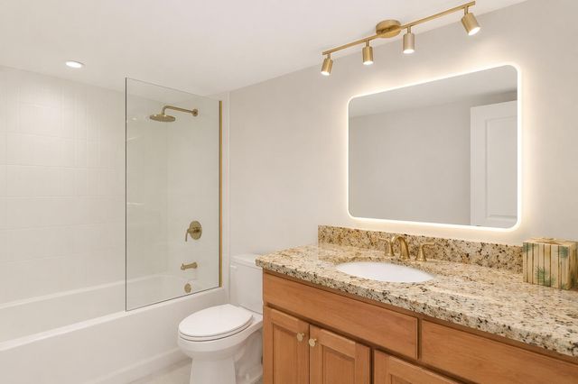 1021 Hillsboro Mile 1108, Hillsboro Beach, FL 33062