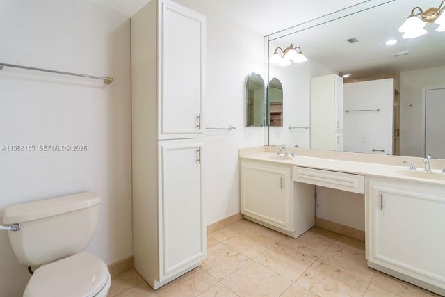 2011 NE 211th St 0, Miami, FL 33179